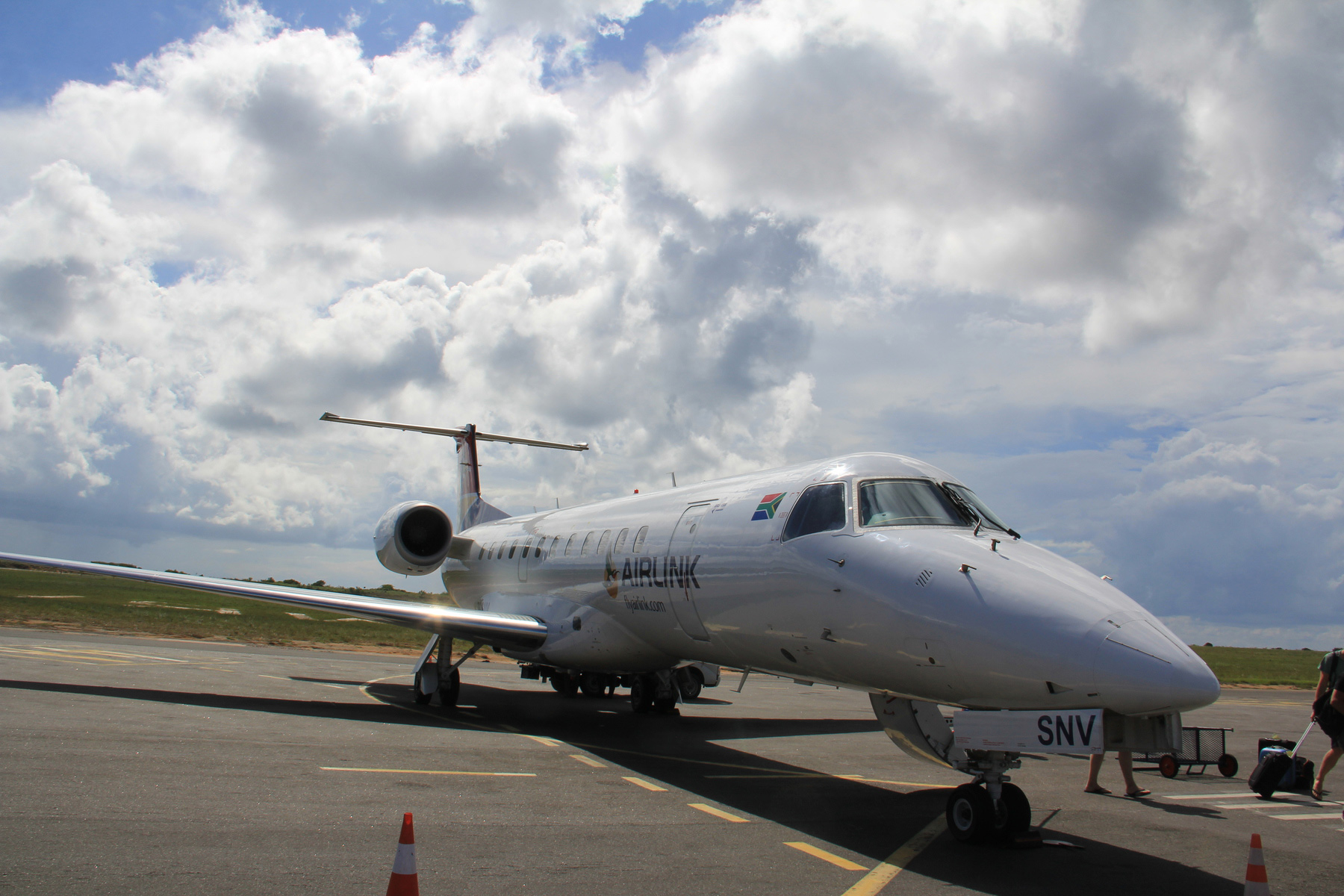Airlink aircraft at Pemba airport. © Heléne Ramackers