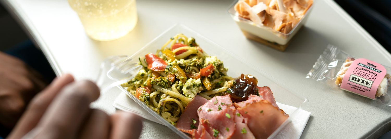 spotlight Enjoy complimentary in-flight catering at no extra cost!